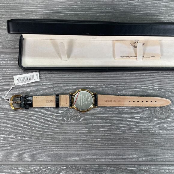 Vintage Disney Watch 40 Years of Adventure Disneyland Castle Limited 1625/2000 - Picture 5 of 12